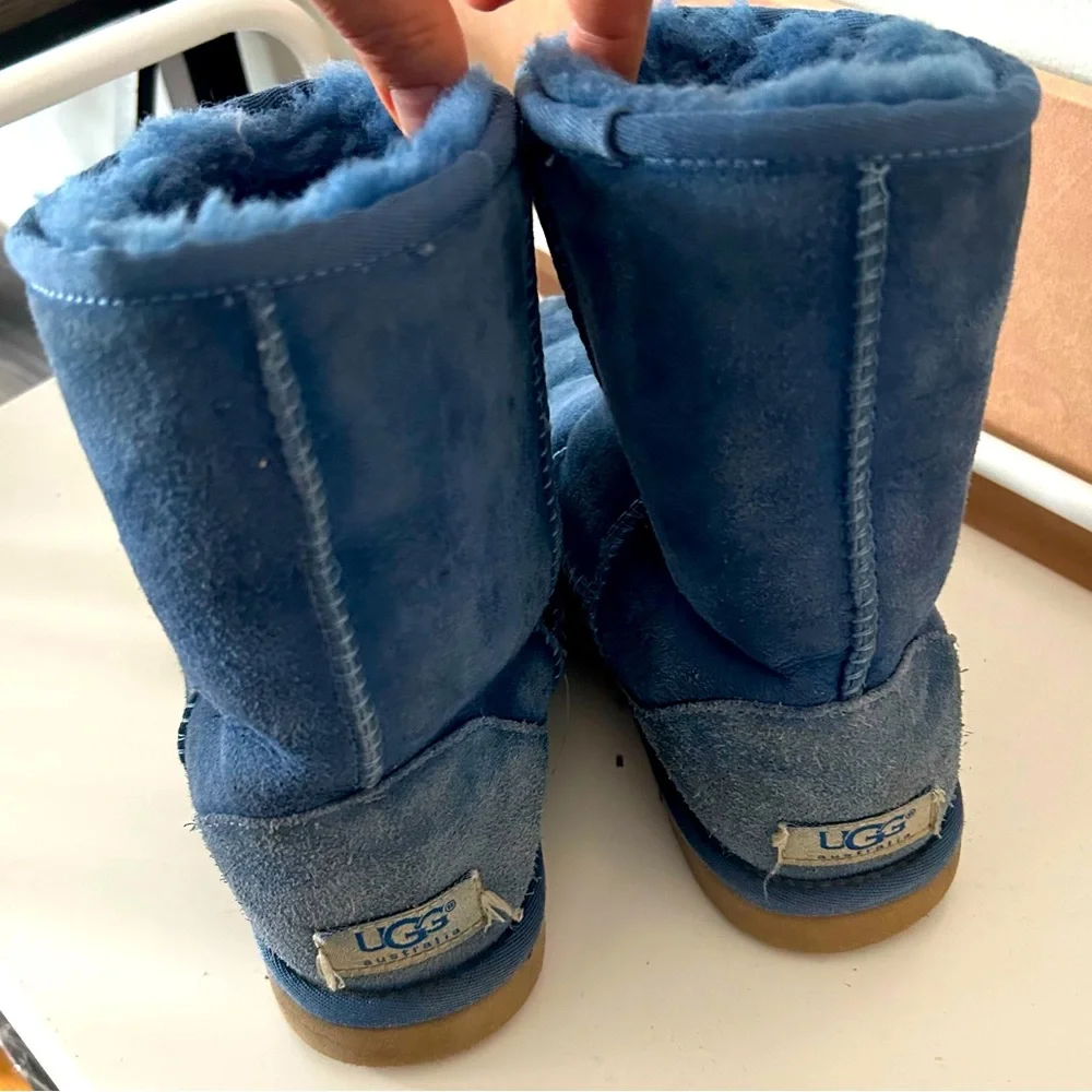 Girls blue ugg boots‎